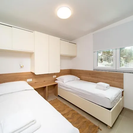 Arti Homes Guest house *