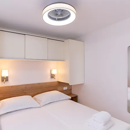 Arti Homes Guest house Banjol