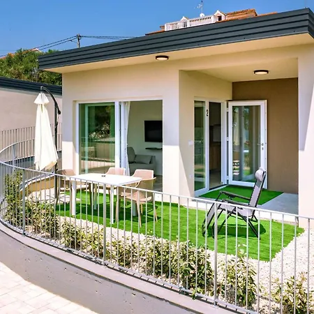 Arti Homes Guest house *