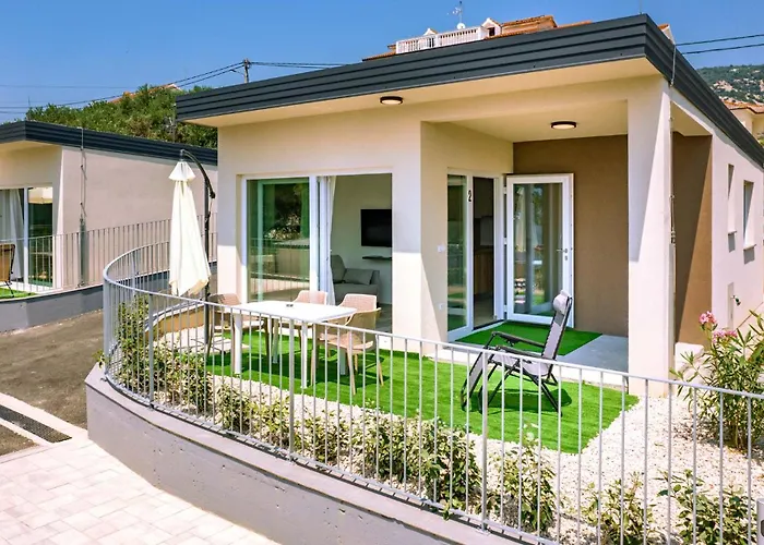 Arti Homes 招待所 4*